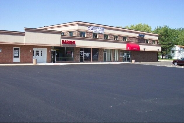 More Photos Of 289-339 E Glenwood Lansing Rd, Glenwood General Retail For Lease