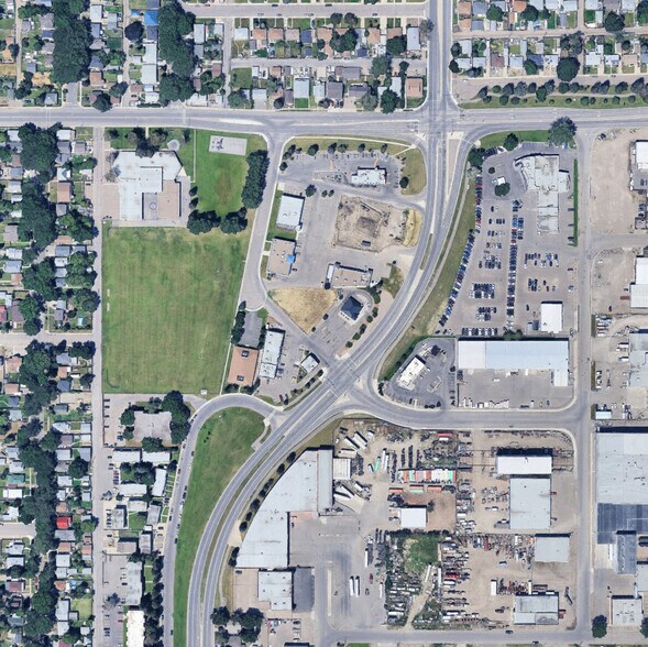 More Photos Of 401 21A St N, Lethbridge Office For Sale