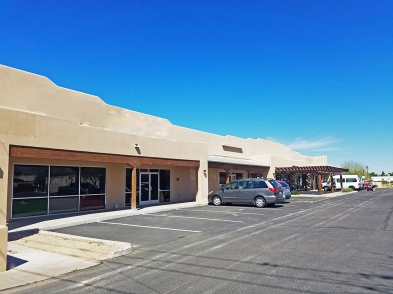 More Photos Of 2534 E Greenway Rd, Phoenix Freestanding For Lease