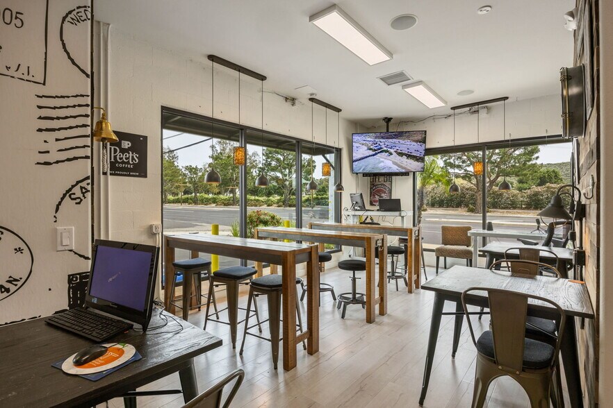 More Photos Of 20605 Soledad Canyon Rd, Canyon Country Office For Sale