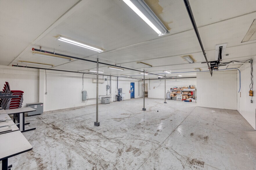 More Photos Of 6040 Progress St, Niagara Falls Warehouse For Lease