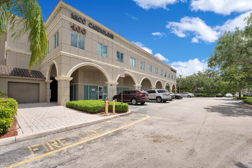 More Photos Of 400 N Hiatus Rd, Pembroke Pines Unknown For Lease