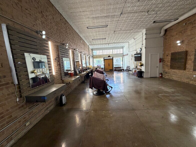 More Photos Of 2544 Elm St, Dallas Storefront For Lease