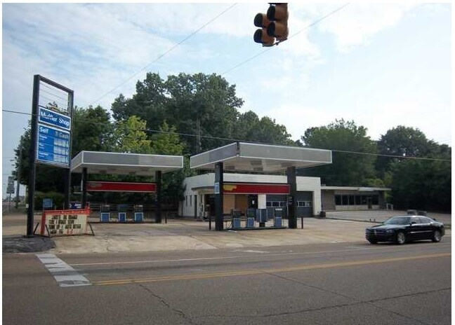 Primary Photo Of 2115 E Main St, Humboldt Convenience Store For Sale
