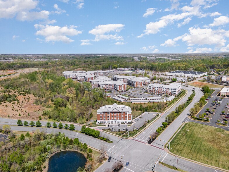 More Photos Of 2200 Carl D Silver Pkwy, Fredericksburg Hotel For Lease