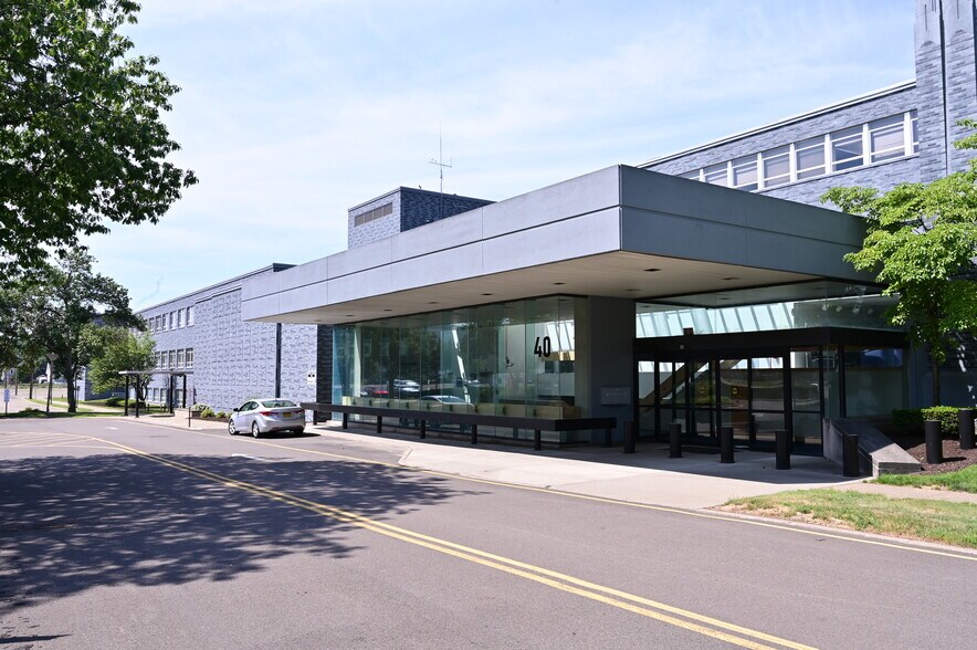 More Photos Of 1701L North St, Endicott Unknown For Lease