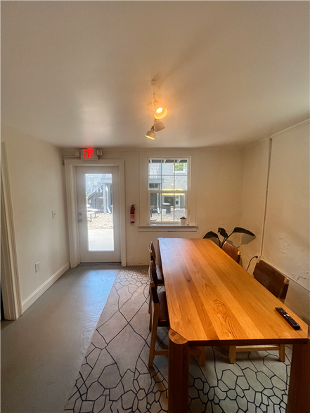 More Photos Of 46 Lois Ave, Greenville Storefront Retail Office For Lease