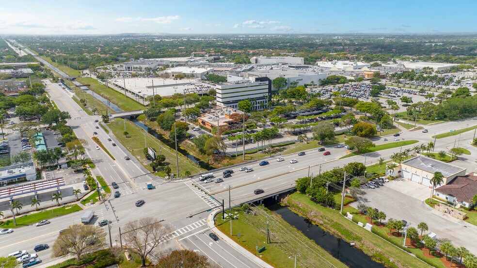 More Photos Of 5550 Glades Rd, Boca Raton Office For Lease