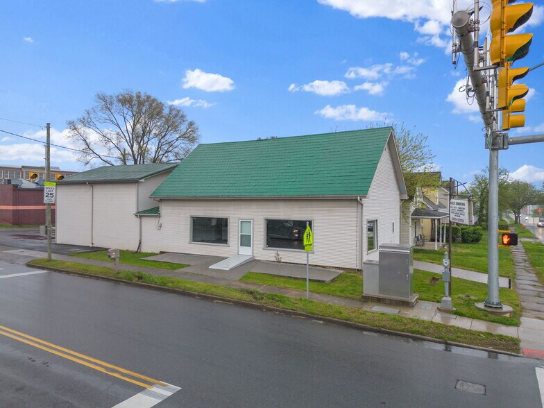 Primary Photo Of 200 E 4th St, Salem Freestanding For Lease