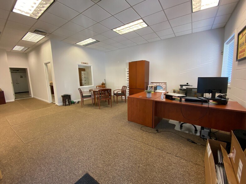 More Photos Of 102 Filley St, Bloomfield Light Manufacturing For Sale