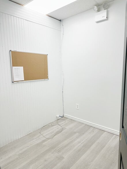More Photos Of 1214 36th Ave, Astoria Storefront Retail Residential For Lease