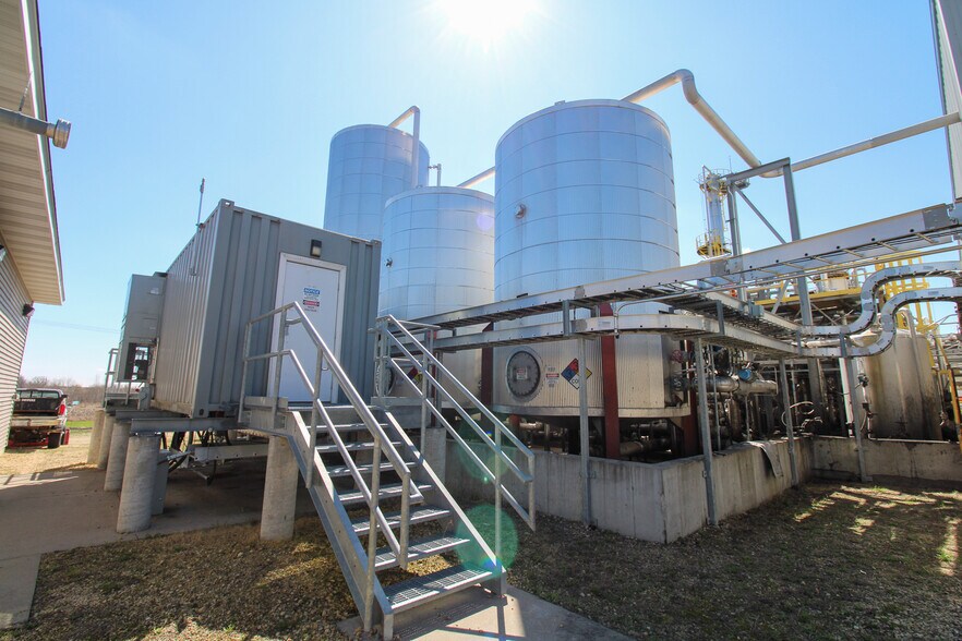 More Photos Of 5640 44th Ave S, Clinton Industrial For Sale