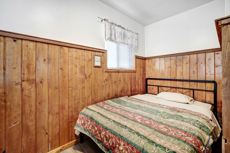 More Photos Of 1054-1098 State Highway 2, Wrightwood Hospitality For Sale