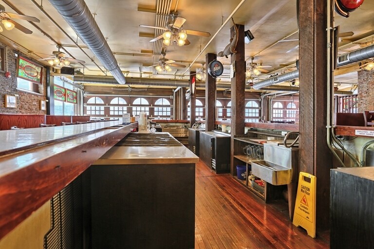 More Photos Of 321 N 2nd St, Harrisburg Restaurant For Lease