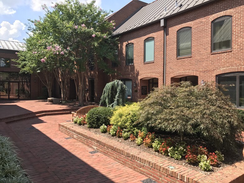 More Photos Of 415 N Lee St, Alexandria Office For Lease