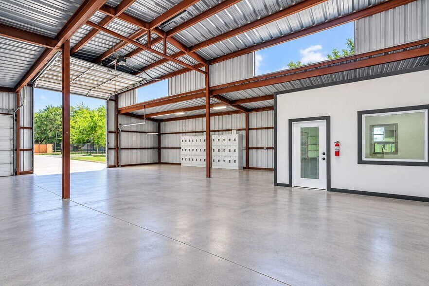More Photos Of 17635 Kings Ct, Cypress Office Residential For Sale
