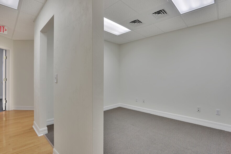 More Photos Of 4711 NW 53rd Ave, Gainesville Medical For Lease