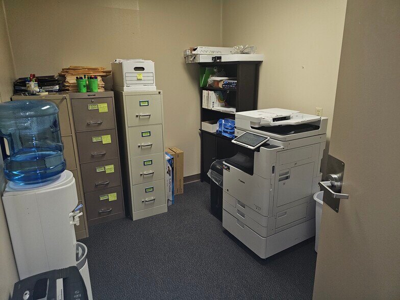 More Photos Of 97 S 4th St, Ishpeming Office For Lease