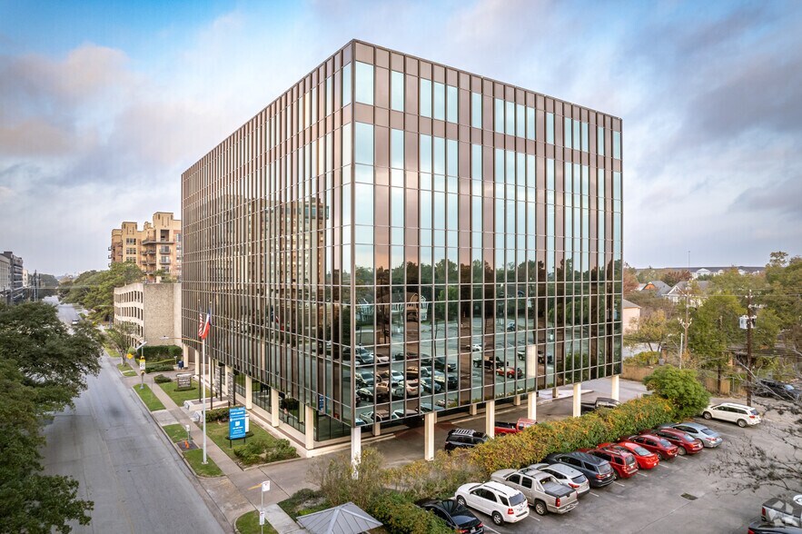 More Photos Of 427 W 20th St, Houston Medical For Lease