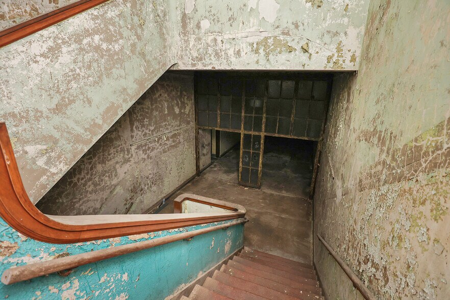 More Photos Of 4224 Fair Ave, Saint Louis Flex For Sale