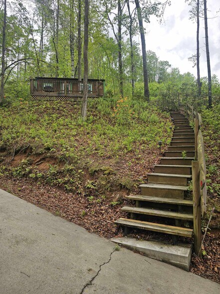 More Photos Of 88 Lower Mountain Creek Rd, Robbinsville Trailer Camper Park For Sale