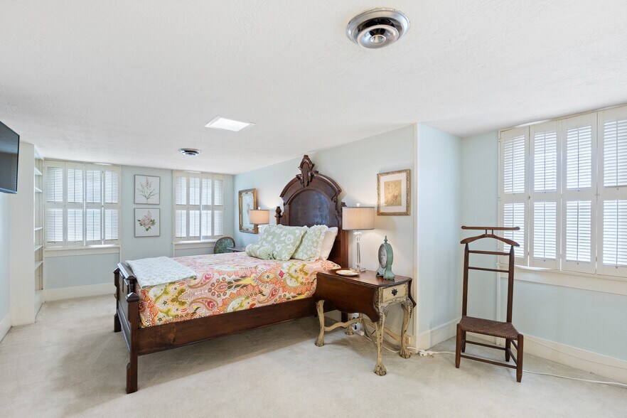 More Photos Of 53447 Highway 290, Hempstead Specialty For Sale