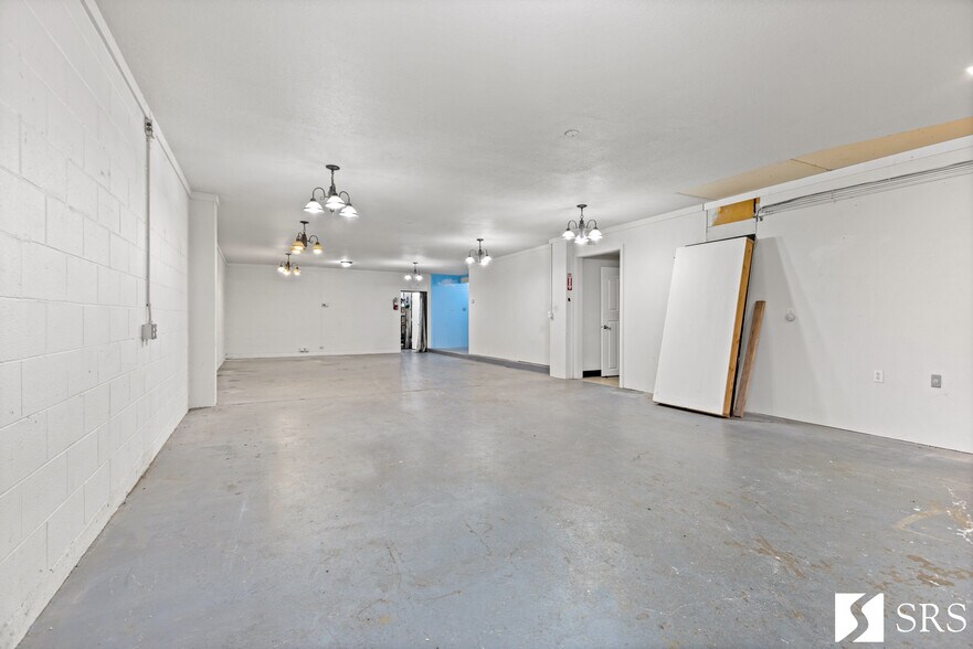 More Photos Of 205 I St, Columbia City General Retail For Sale