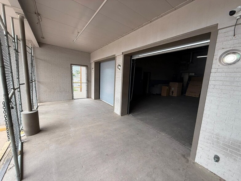 More Photos Of 1000 S Main St, Roswell Freestanding For Sale