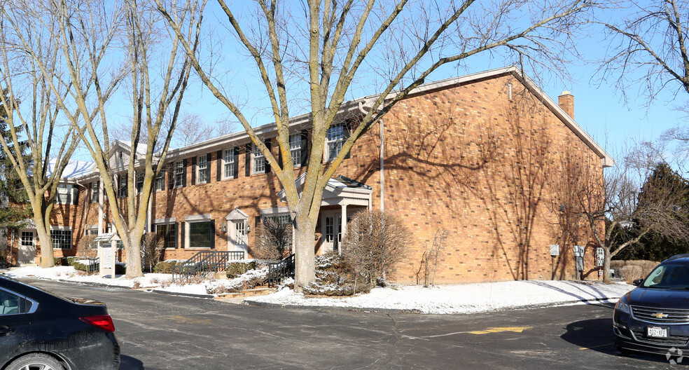 Primary Photo Of W62N248 Washington Ave, Cedarburg Medical For Lease