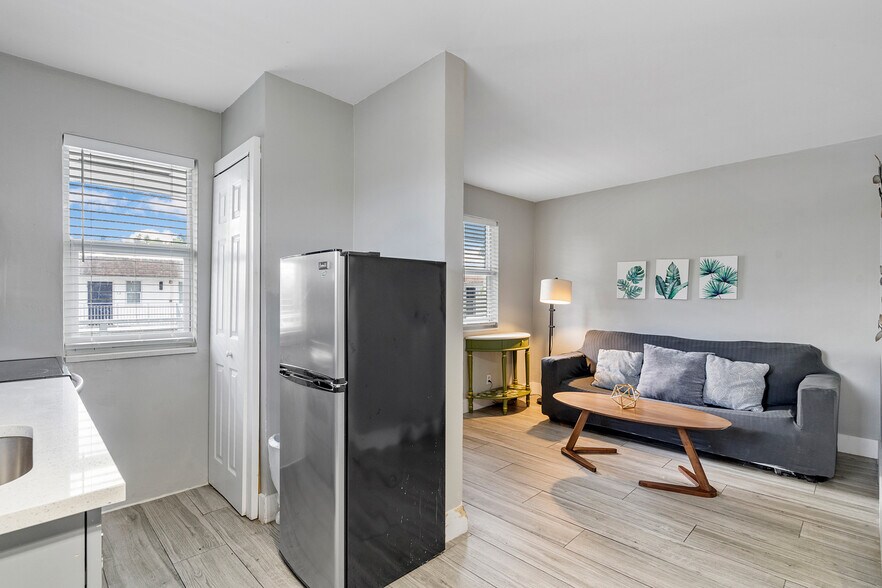 More Photos Of 50 SE 12th St, Fort Lauderdale Apartments For Sale