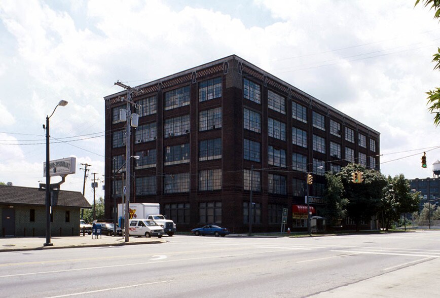 More Photos Of 2800 Superior Ave, Cleveland Office For Sale