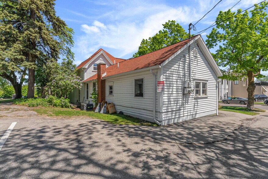 More Photos Of 601 W Front St, Traverse City Specialty For Sale