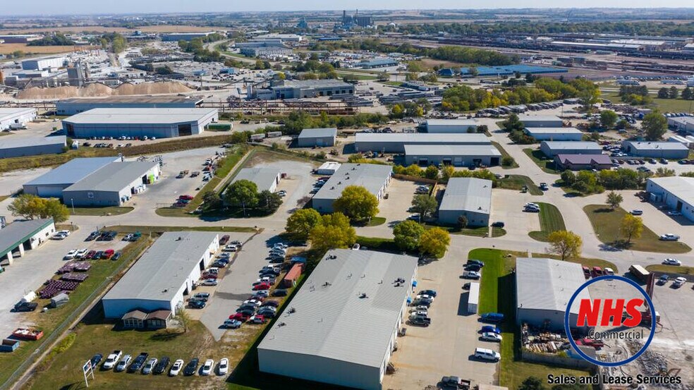 More Photos Of 5300 N 57th St, Lincoln Light Distribution For Lease