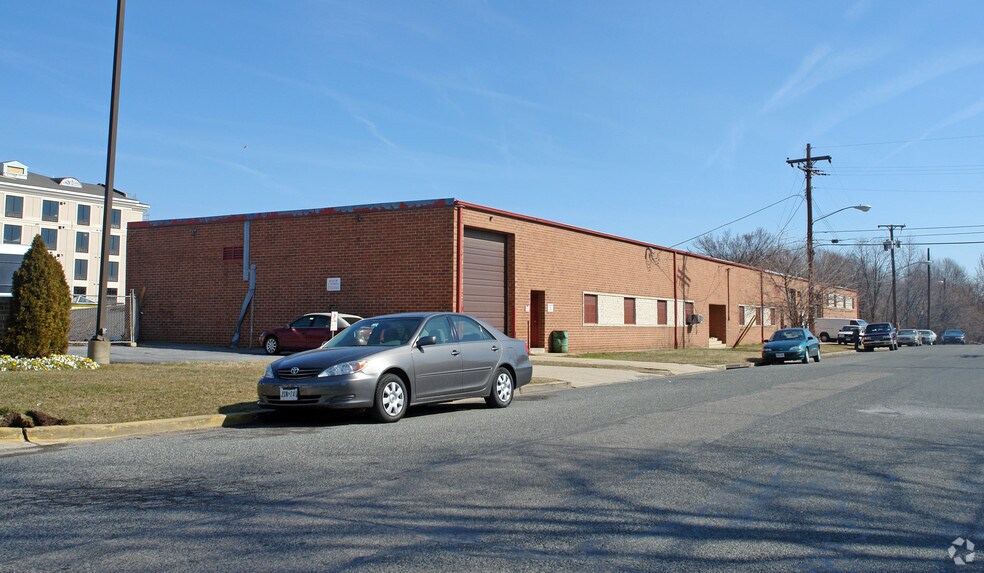 More Photos Of 2300 T St NE, Washington Warehouse For Sale