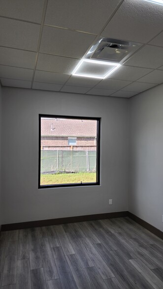 More Photos Of 1849 Forest Park Ln, Pearland Medical For Sale