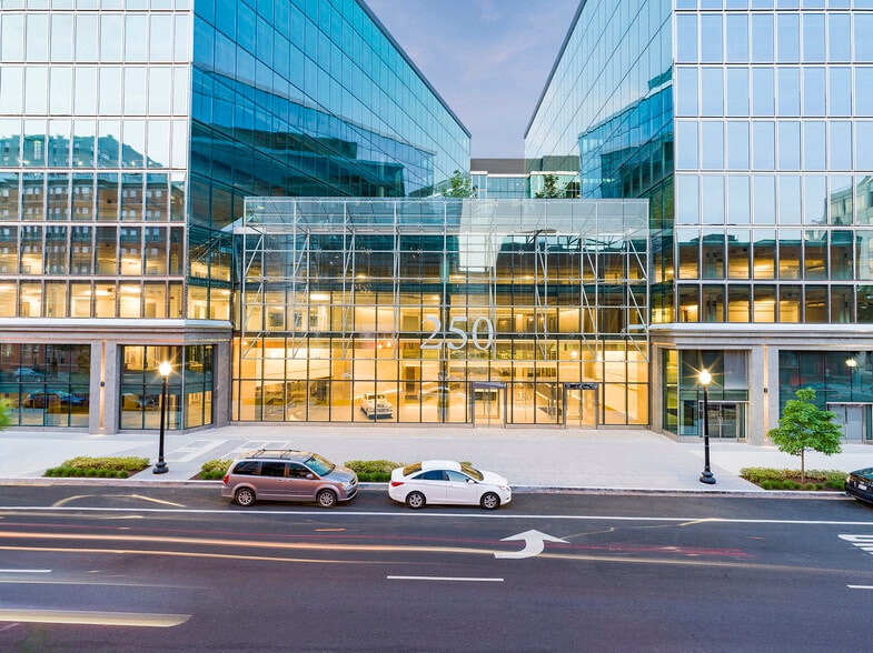 More Photos Of 250 Massachusetts Ave NW, Washington Office For Lease