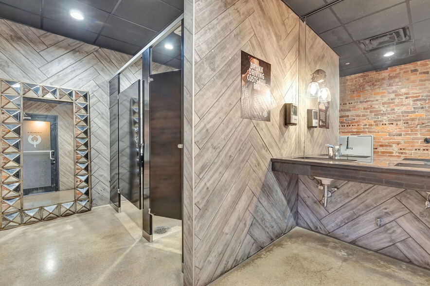 More Photos Of 2800 Woodburn Ave, Cincinnati Storefront For Lease