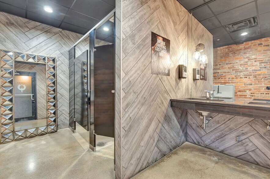 More Photos Of 2800 Woodburn Ave, Cincinnati Storefront For Sale