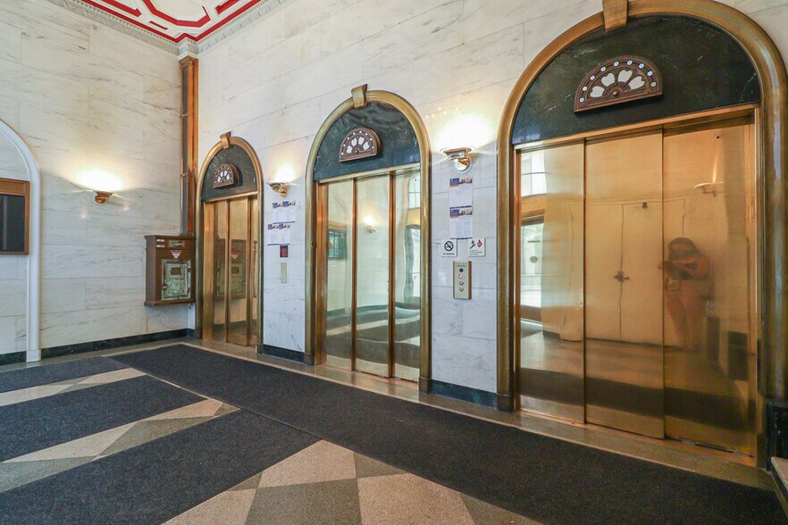 More Photos Of 108-122 W Jefferson St, Syracuse Office Residential For Sale