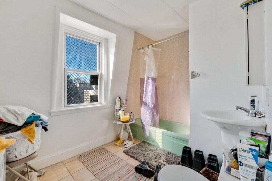 More Photos Of 2516-2520 N Charles St, Baltimore Apartments For Sale