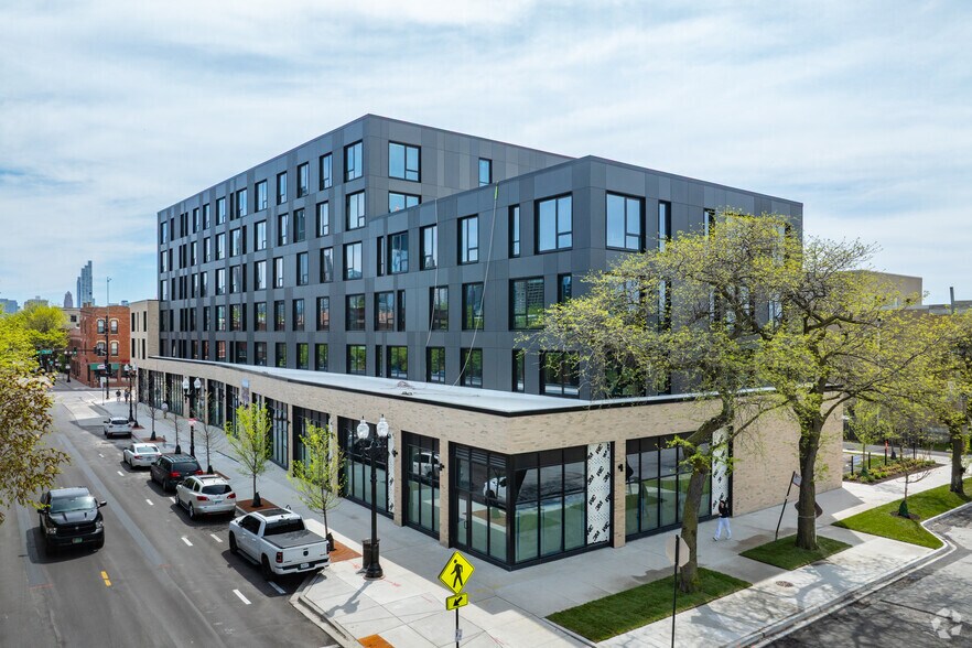 More Photos Of 1221 W Taylor St, Chicago Apartments For Lease