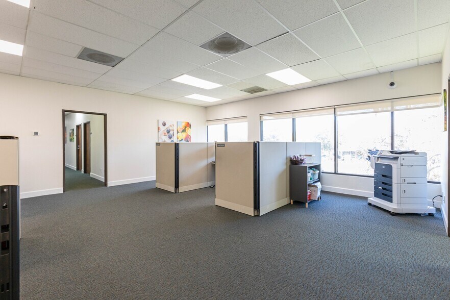More Photos Of 3050 Beacon Blvd, West Sacramento Office For Sale