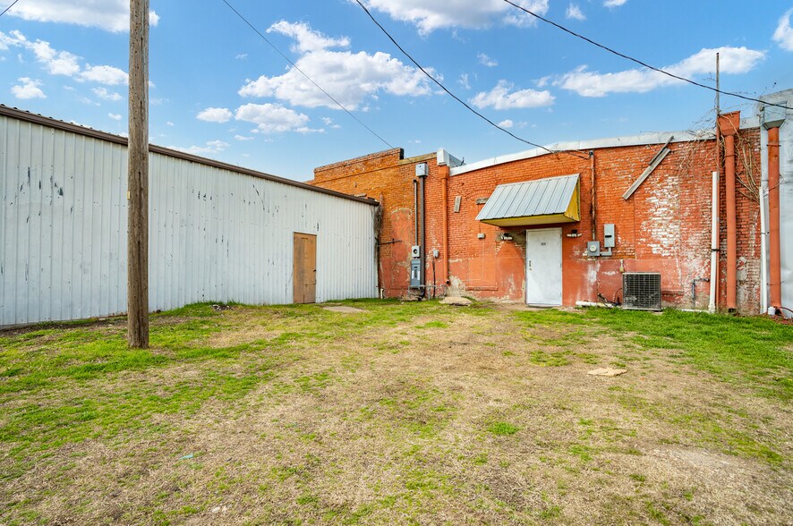 More Photos Of 103 W Main St, Itasca Storefront Retail Office For Lease