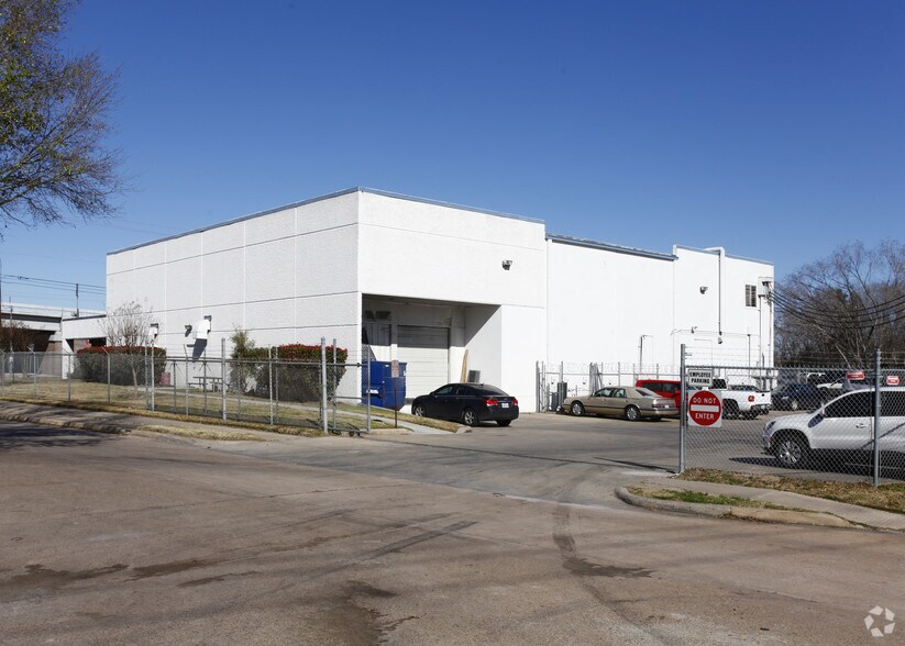 More Photos Of 11155 S Main St, Houston Medical For Lease