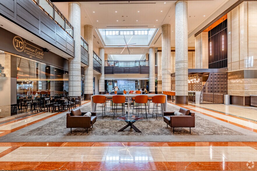 More Photos Of 200 Central Ave, Saint Petersburg Office For Lease