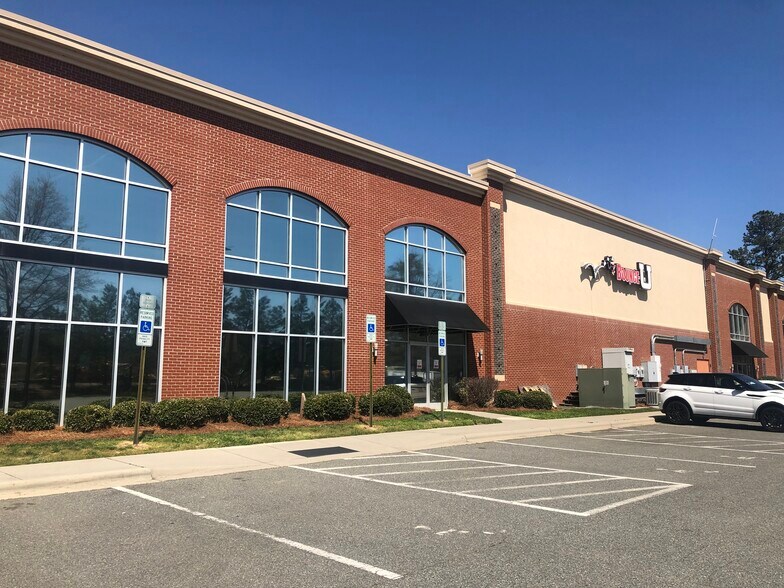 More Photos Of 10624 Metromont Pky, Charlotte Showroom For Sale