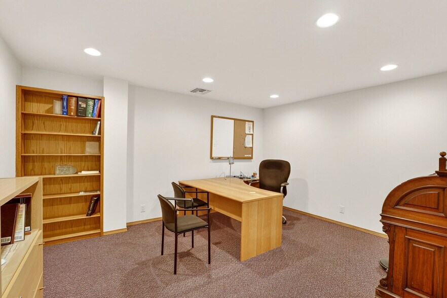 More Photos Of 163 SE 2nd Ave, Hillsboro Office For Sale