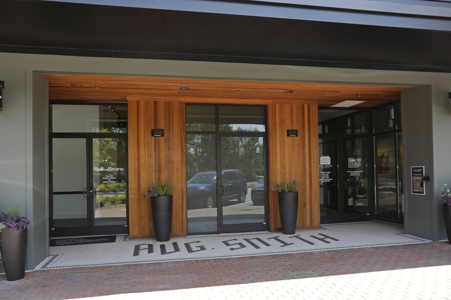 More Photos Of 174 E Main St, Spartanburg Apartments For Lease