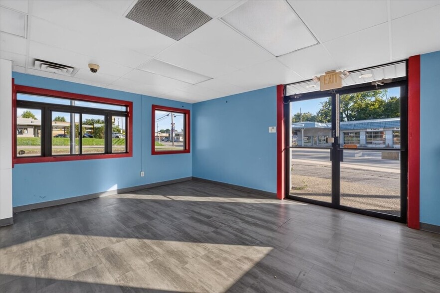 More Photos Of 541 W Dixie Ave, Elizabethtown Freestanding For Sale