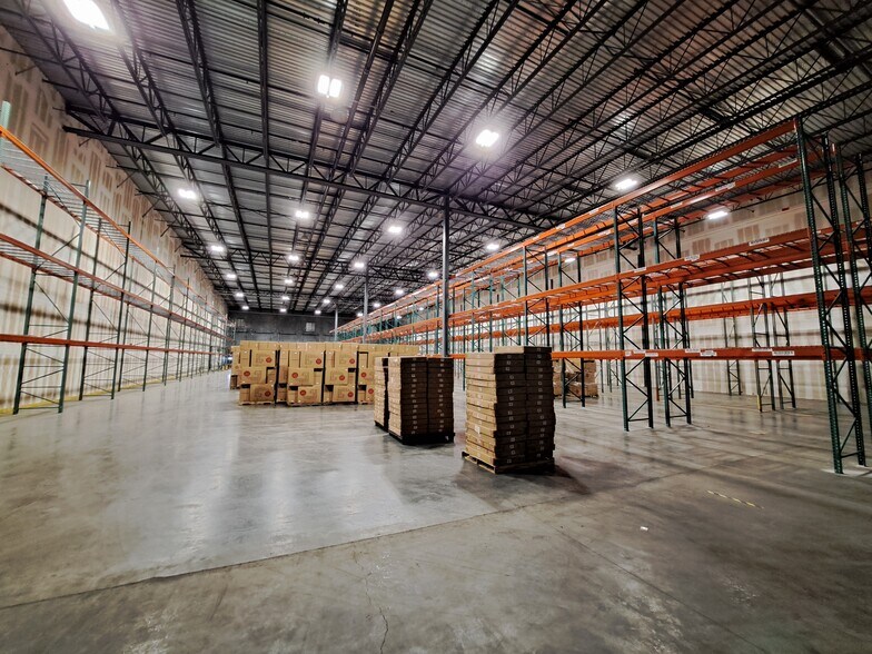 More Photos Of 4030 Deerpark Blvd, Elkton Warehouse For Lease